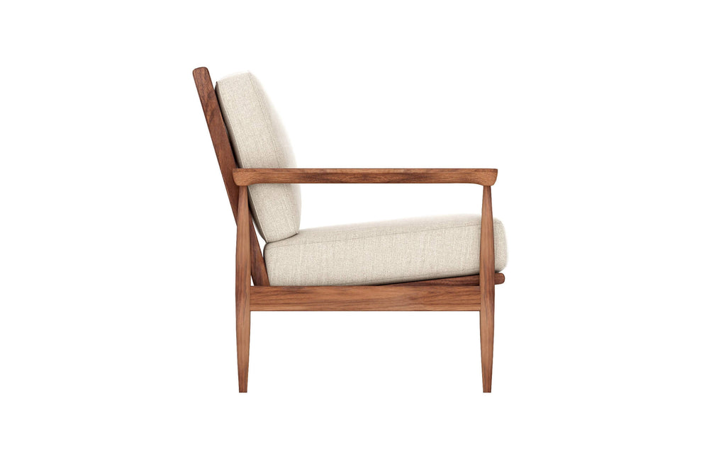Fauteuil d'appoint en latex naturel – Des détails élégants et faits à la main, comme des bords chanfreinés et un dossier en échelle, font de ce fauteuil un héritage