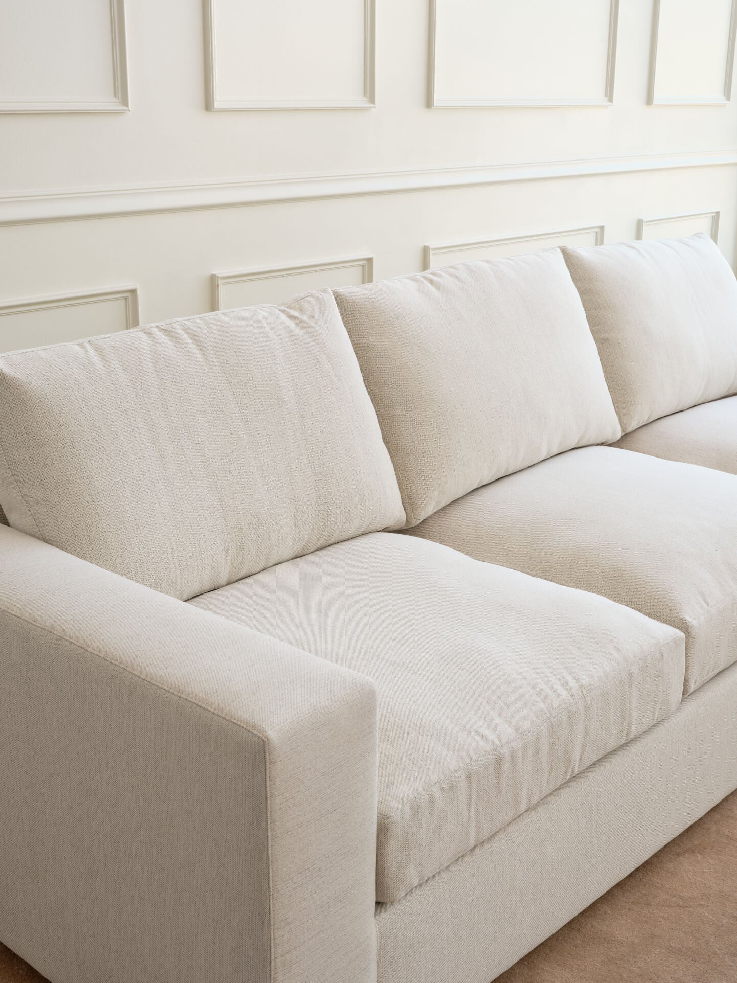 Canapé en latex naturel - Une version plus décontractée de notre design classique, le canapé présente une assise plus profonde et une hauteur d'assise plus élevée pour un confort optimal.