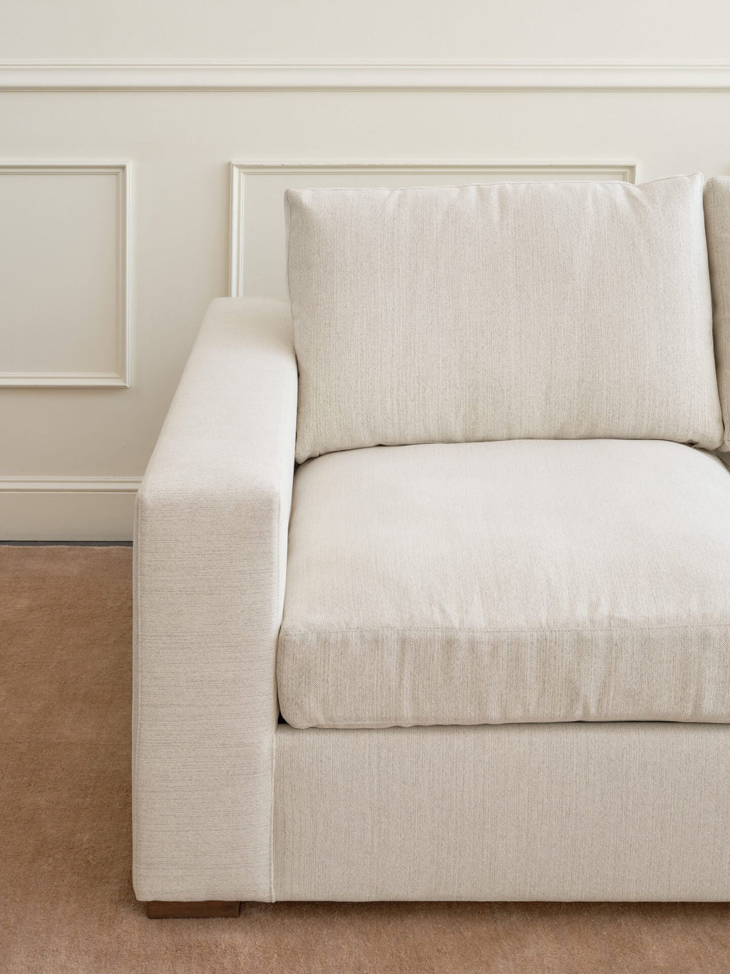 Canapé en latex naturel - Une version plus décontractée de notre design classique, le canapé présente une assise plus profonde et une hauteur d'assise plus élevée pour un confort optimal.